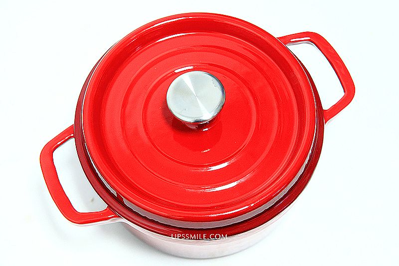 固鋼晶亮紅漸層色琺瑯鑄鐵鍋白色鍋面，萍子推薦主婦必備款鑄鐵鍋