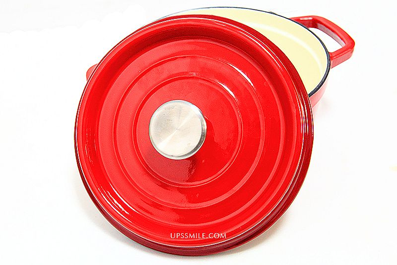 固鋼晶亮紅漸層色琺瑯鑄鐵鍋白色鍋面，萍子推薦主婦必備款鑄鐵鍋