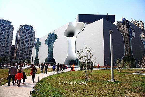 台中國家歌劇院，萍子推薦到訪台中新景點，國際水準的劇場，世界第9大新地標建築 @upssmile向上的微笑萍子 旅食設影