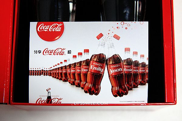 【客製化禮物】可口可樂姓名瓶上市Coca-Cola gift，可口可樂客製化禮盒，萍子收到專屬萍子文青可樂禮盒系列 @upssmile向上的微笑萍子 旅食設影