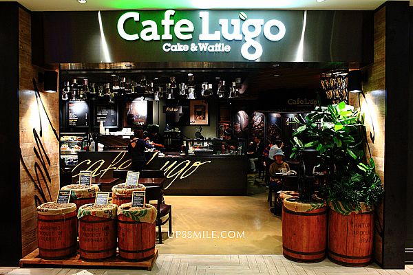 台北信義區Cafe Lugo（已歇業），萍子推薦來自韓國的咖啡店，義式咖啡、鬆餅、蛋糕，信義區下午茶，韓國蜂巢鬆餅， @upssmile向上的微笑萍子 旅食設影