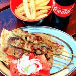 即時熱門文章：【希臘自助行】聖托里尼伊亞Oia美食Greek pita，萍子推薦伊亞Oia美食旅遊攻略，Pork soulvlaki、Souvlaki Pita，伊亞公車站旁好吃pita，希臘Oia Greek pita推薦