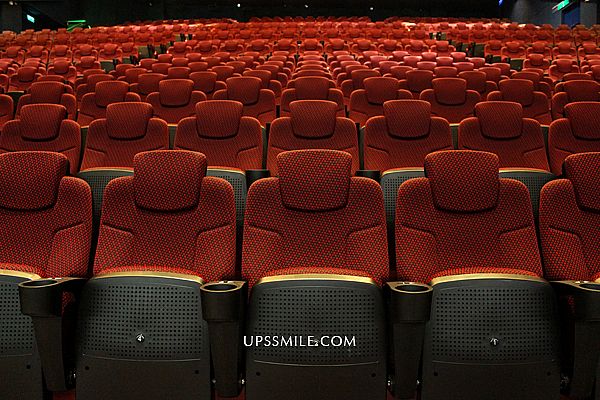 國賓大戲院座椅全新豪華升級，座椅加寬10%舒適新體驗，全新座椅的舒適感受，電影：白鯨傳奇：怒海之心 @upssmile向上的微笑萍子 旅食設影