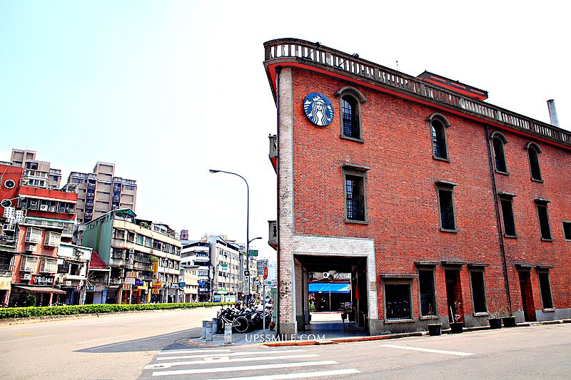 星巴克艋舺門市台北萬華林宅，萍子推薦台北古蹟星巴克，2016年4/27新開幕，喝咖啡逛古蹟，台灣百年古蹟星巴克，全台唯一虹吸壺沖煮，龍山寺 ...