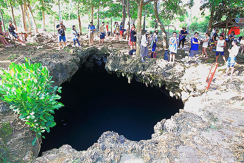 【薄荷島景點】Bohol Anda Cabagnow Cave Pool安達神秘洞穴泳池，萍子朝聖薄荷島冒險跳水行程，薄荷島行程推薦，Anda安達景點，IG打卡薄荷島 @upssmile向上的微笑萍子 旅食設影