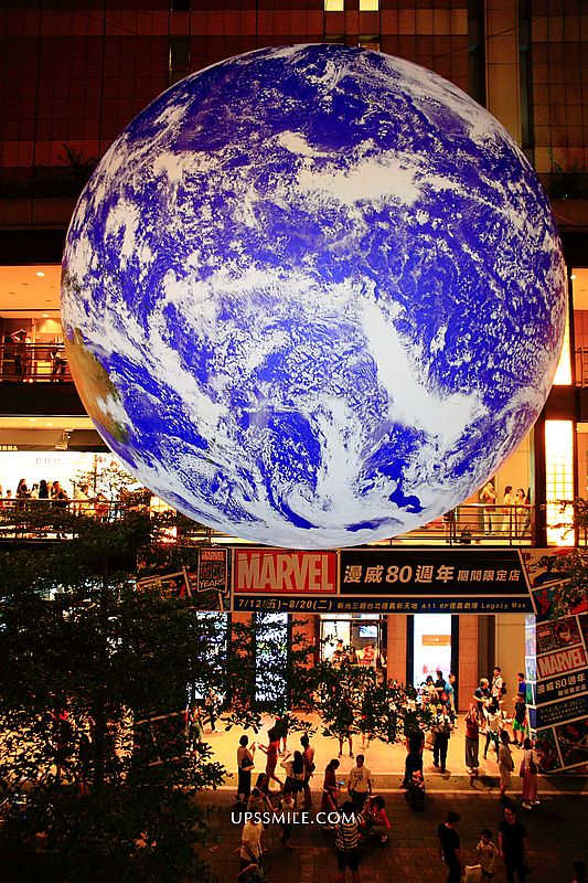 7米巨型飄浮蓋亞地球Gaia現身，萍子推薦台北市信義區香堤大道，最佳拍攝角度推薦，台北IG打卡景點，來現場做太空人夢，展期2019.8/18為止