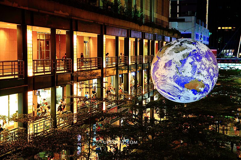 7米巨型飄浮蓋亞地球Gaia現身，萍子推薦台北市信義區香堤大道，最佳拍攝角度推薦，台北IG打卡景點，來現場做太空人夢，展期2019.8/18為止