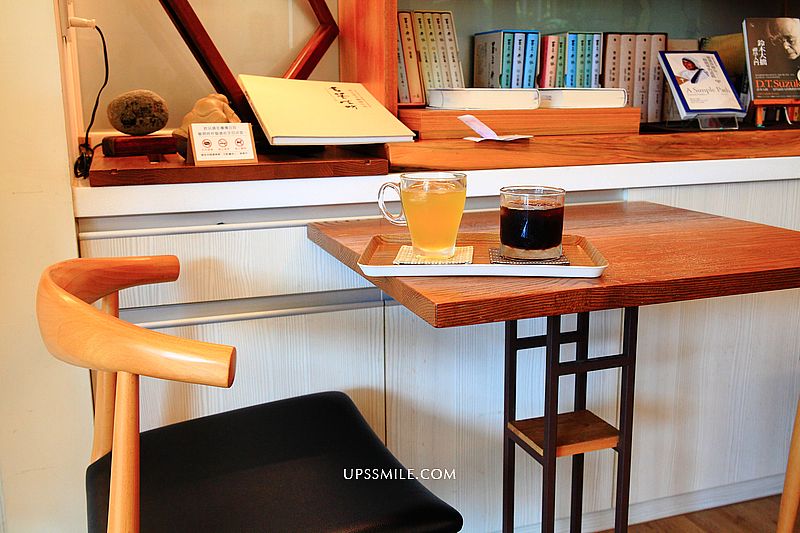 羅布森書蟲房，台中最美森林系獨立書店，烏日咖啡廳不限時，羅布森樓梯升降椅