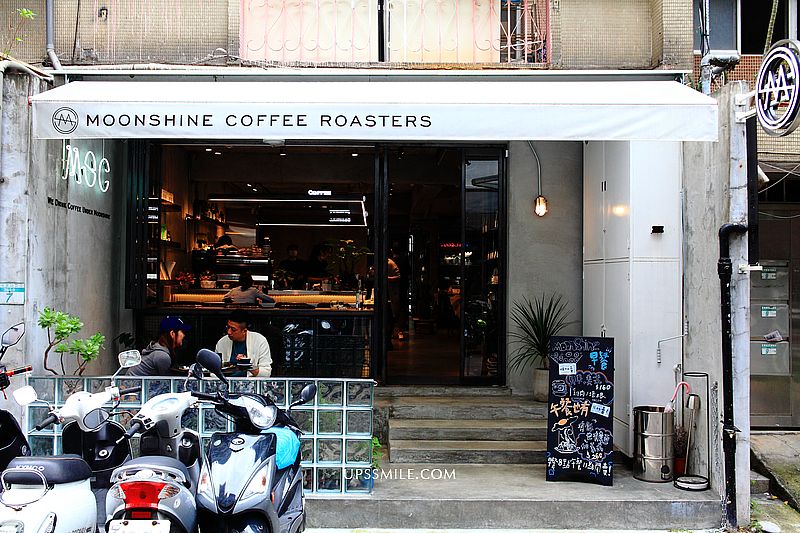 Moonshine Coffee Roasters 私釀咖啡商行，韓風系金屬灰工業風咖啡館，遠企附近澳式早午餐，IG網美打卡，自家烘豆 @upssmile向上的微笑萍子 旅食設影