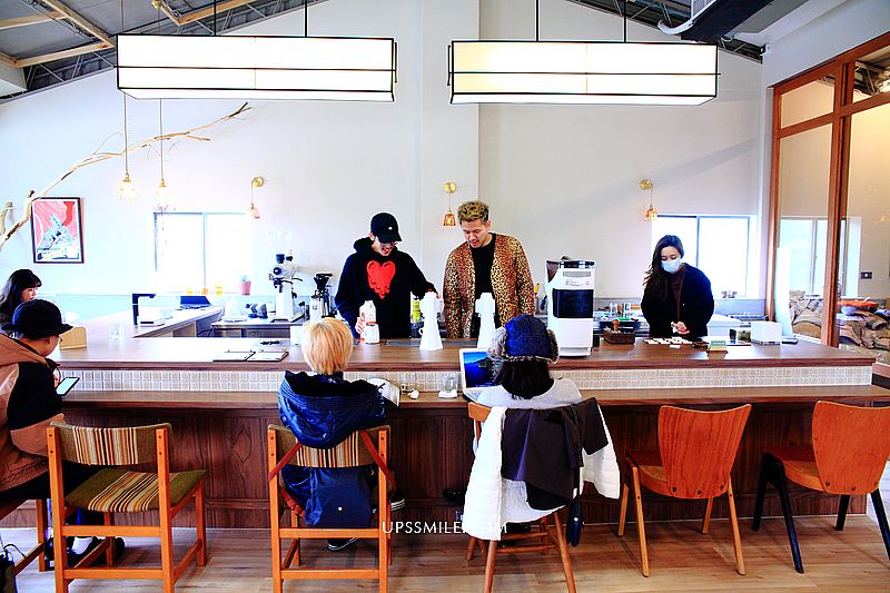 【新店咖啡】綠河咖啡Green River Roastery，三角鐵皮屋老屋再生成日本京町家，IG網美打卡新店咖啡館，自家烘焙咖啡豆，2021新開幕咖啡館 @upssmile向上的微笑萍子 旅食設影
