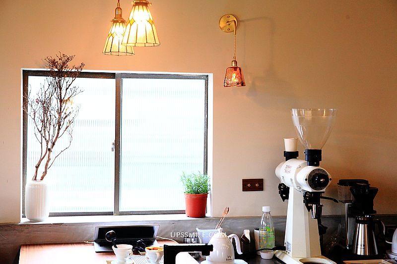 【新店咖啡】綠河咖啡Green River Roastery，三角鐵皮屋老屋再生成日本京町家，IG網美打卡新店咖啡館，自家烘焙咖啡豆，2021新開幕咖啡館