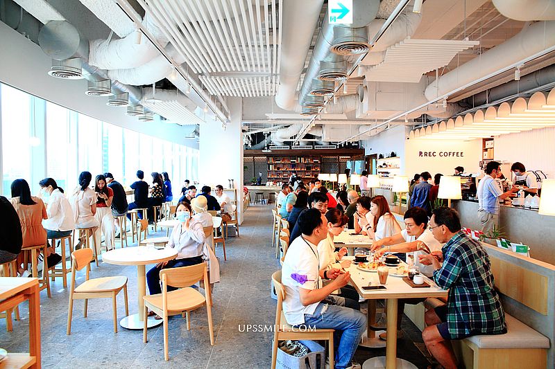 日本福岡冠軍咖啡 REC COFFEE Taiwan旗艦店26樓，台中景觀咖啡館，自家烘焙咖啡豆