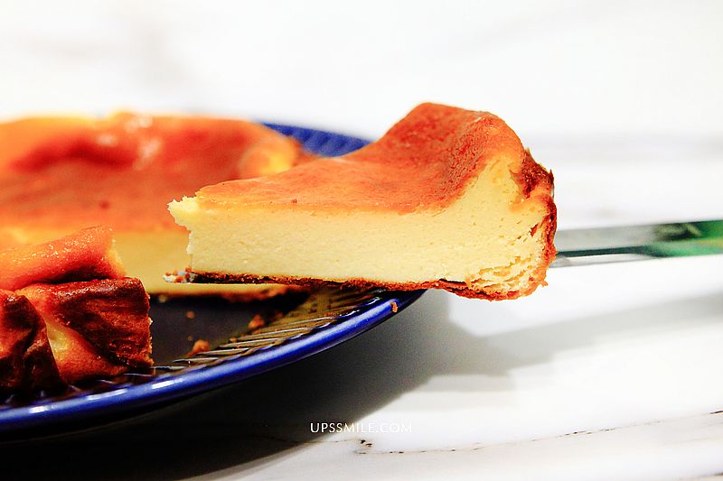【甜點食譜】巴斯克乳酪蛋糕食譜，超簡單DIY巴斯克乳酪蛋糕6吋作法，2019年紐約時報年度甜品，表皮焦香內餡起司香，冰過更好吃 @upssmile向上的微笑萍子 旅食設影