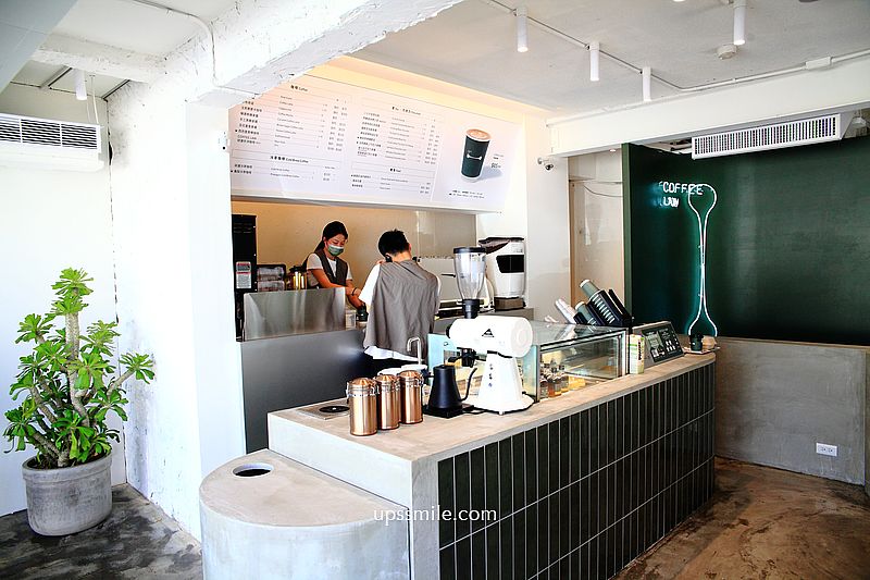 台北咖啡COFFEE LAW 敦南概念店，台北東區早午餐咖啡館，忠孝敦化站咖啡館，銅板價外帶咖啡，網美打卡台北景點