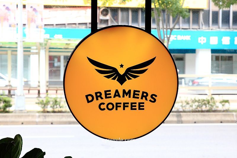 Dreamers Coffee Roasters 永康門市，東門站7點營業的早午餐咖啡館，肉桂捲、司康、沙拉、義大利麵種類豐富，台北不限時咖啡館 @upssmile向上的微笑萍子 旅食設影
