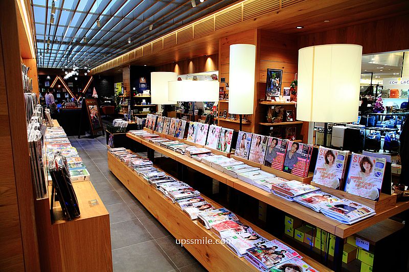 WIRED TOKYO 信義店，蔦屋書店信義店，複合式書店餐飲茶屋，雜誌書籍隨你座位閱讀，捷運市府站早午餐咖啡館 @upssmile向上的微笑萍子 旅食設影