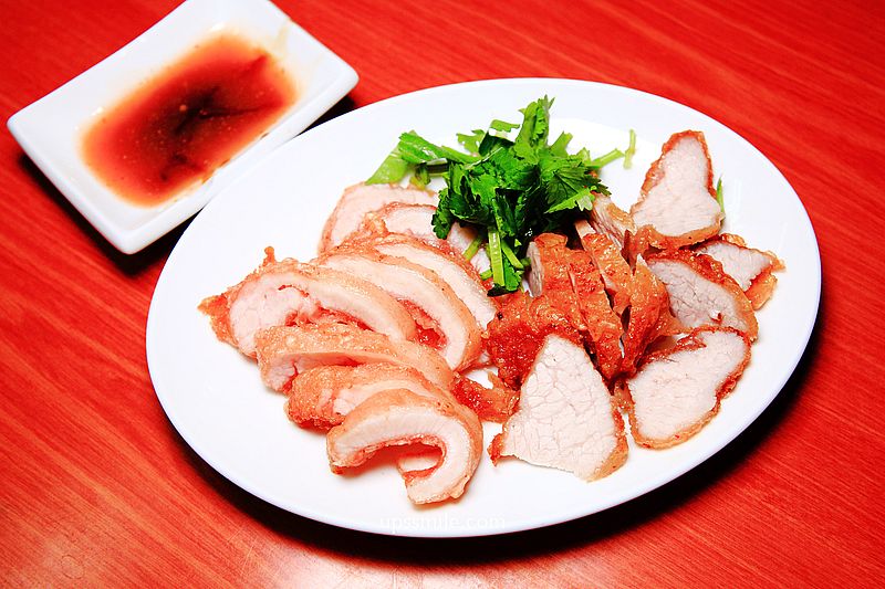 阿角紅燒肉 劉美麗紅燒肉，隱身大橋頭站美食市場內，台北最強紅燒肉，一次吃遍六部位紅燒肉，老台北人的中式早餐