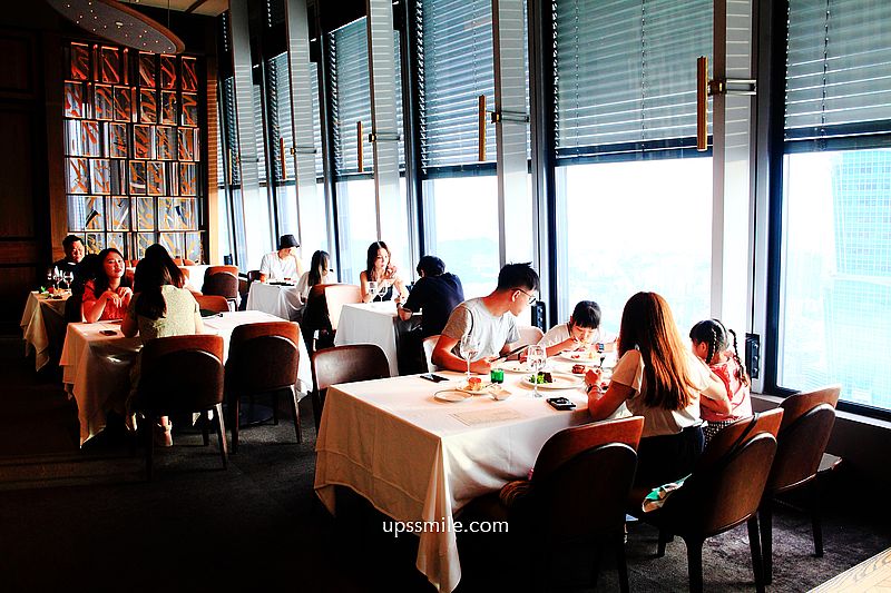 全台最高印度料理 番紅花四十六Saffron 46樓台北高空景觀餐廳，101近在咫尺，世貿101站，微風南山美食 @upssmile向上的微笑萍子 旅食設影