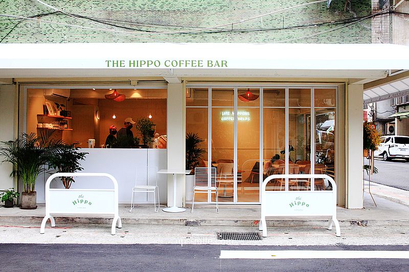一秒飛韓國 The Hippo Coffee Bar，信義區虎林街韓系咖啡廳2022，純白簡約木質色調咖啡館，台北早午餐咖啡館推薦 @upssmile向上的微笑萍子 旅食設影