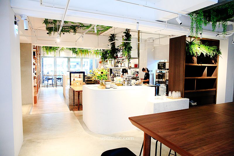 ALL DAY ROASTING COMPANY師大店，台電大樓站咖啡館，自家烘焙咖啡豆，複合式咖啡廳，台北工業風植栽森林系氛圍 @upssmile向上的微笑萍子 旅食設影