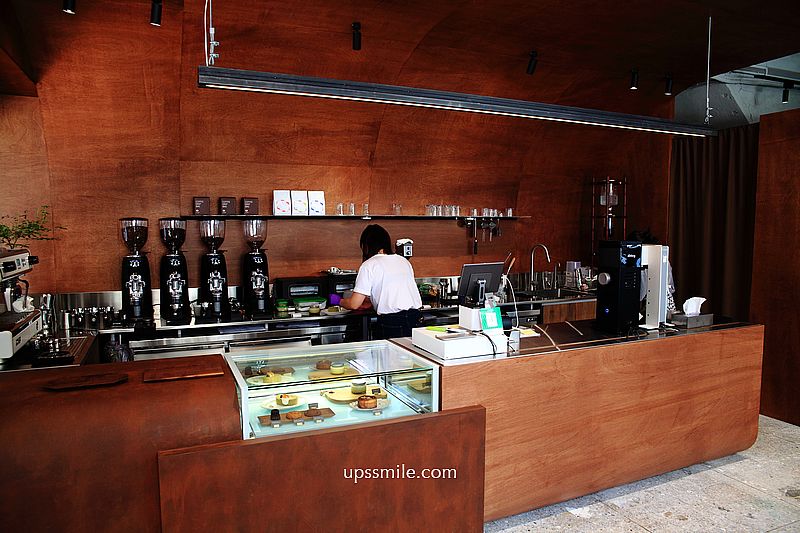 鬧蟬咖啡Now Chance Coffee (Fuxing)，木質色調風格咖啡館，主打外帶咖啡館，南京復興站咖啡館 @upssmile向上的微笑萍子 旅食設影