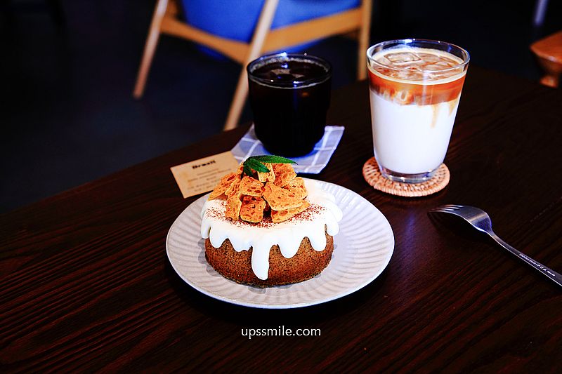 竹北咖啡館推薦 Triangle coffee Roasters 三角咖啡館，建築師蓋的三角造型風格咖啡館，新竹自家烘焙工業風咖啡館