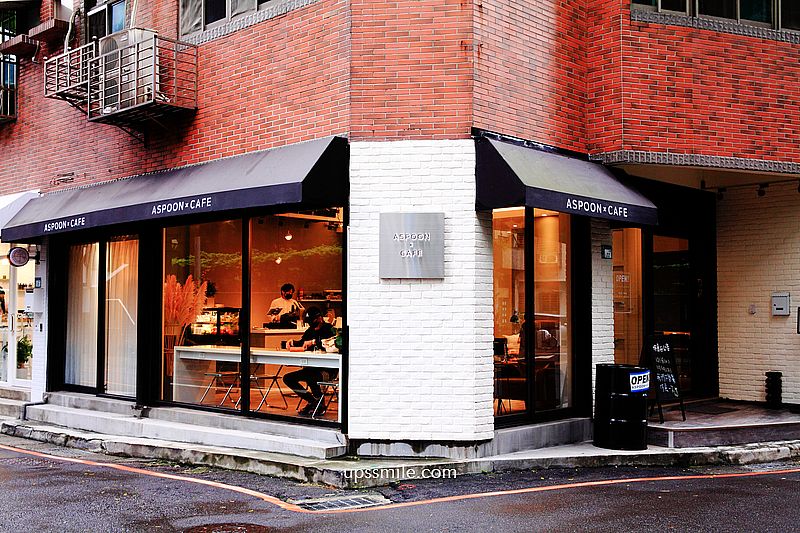 板橋咖啡館ASPOON CAFE，2022新開幕三角窗板橋韓系咖啡廳，板橋早午餐推薦，府中站咖啡廳推薦
