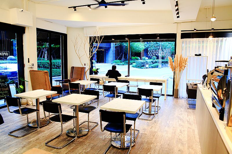 板橋咖啡館ASPOON CAFE，2022新開幕三角窗板橋韓系咖啡廳，板橋早午餐推薦，府中站咖啡廳推薦