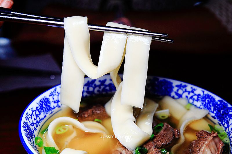 大鼎夏荷牛肉麵館，來苗栗水上玻璃屋豪宅庭院吃牛肉麵，免費豆花吃到飽，苑裡牛肉麵，苗栗牛肉麵推薦，豪宅牛肉麵菜單