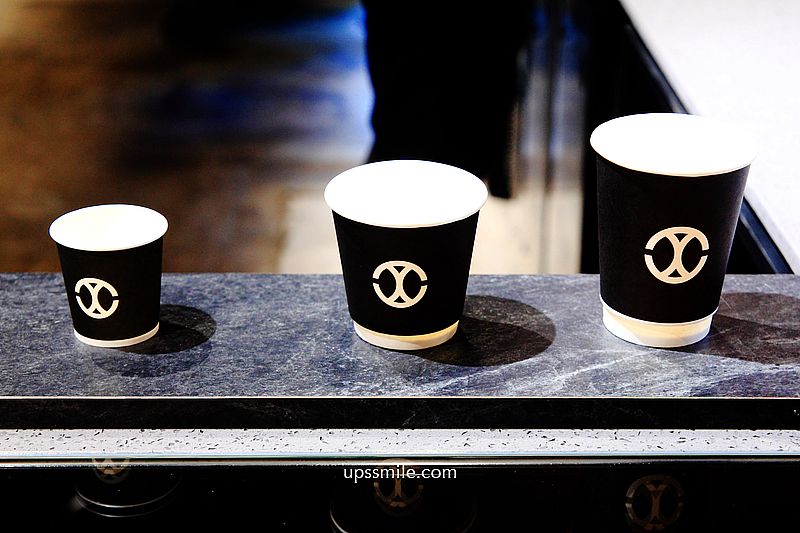 九份咖啡名店插旗台北 CHLIV Taipei Huashan 世界冠軍拉花，黑色竹炭咖啡必喝，黑色咖啡廳美學咖啡風潮，華山藝文特區咖啡，台北不限時咖啡廳2022