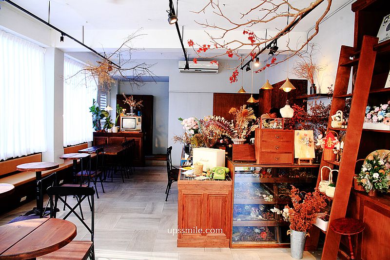 成奕花室CHERISH，來台南花室裡喝咖啡，複合式經營綠意植栽森林系咖啡館，台南花藝咖啡館 @upssmile向上的微笑萍子 旅食設影