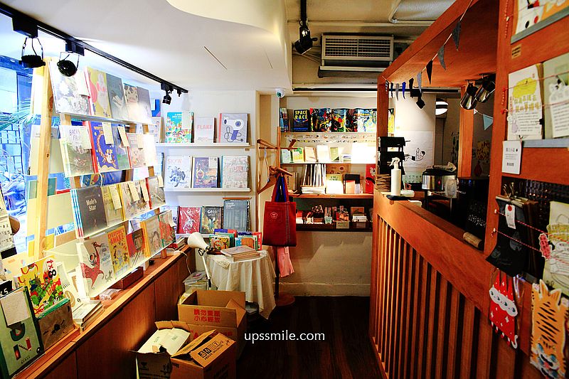 生活在他方城南店，搬家後的大人繪本書屋咖啡廳，台北超人氣千層蛋糕推薦，中正紀念堂附近甜點咖啡廳