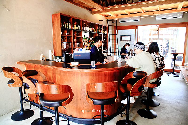 【台南美食】SWALLOW TAINAN嚥·台南，是老宅咖啡廳，是台南酒吧推薦，老屋天井下享受台南網美景點，一早9點就可開喝小酌暢飲