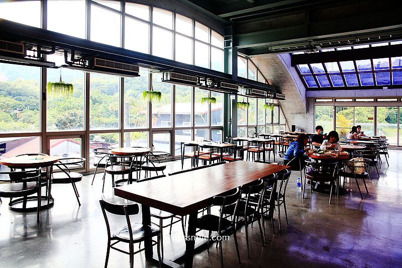 【深坑咖啡廳】Arc Cafe深坑森林系玻璃屋咖啡廳，美不勝收，遠離喧囂，深坑景觀咖啡廳，新北網美咖啡廳推薦