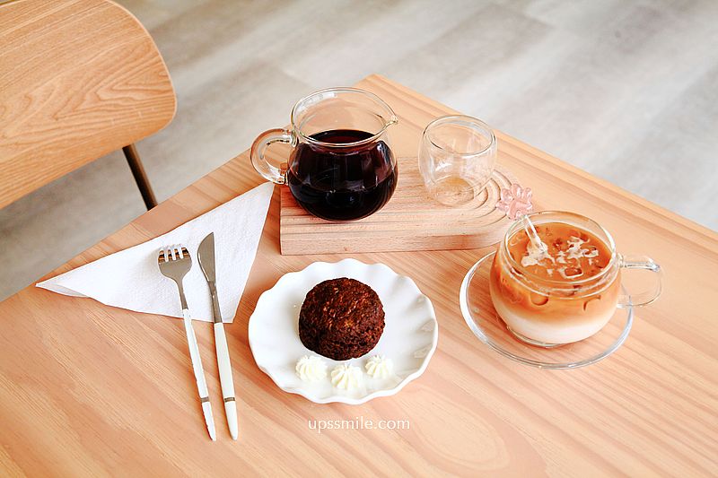 Uni cafe與你咖啡，台中純白韓系咖啡廳，逢甲商圈自家烘焙咖啡館，台中寵物友善咖啡廳，橫掃IG打卡台中網美咖啡廳