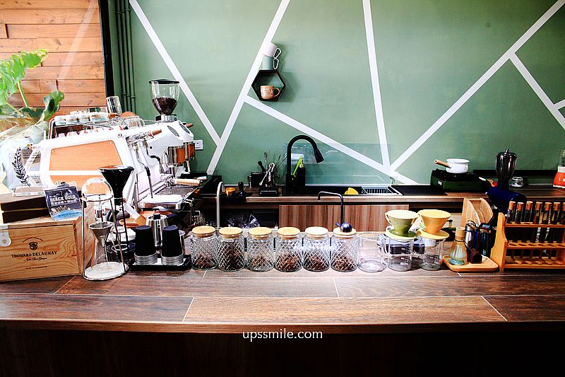 【古亭站咖啡】KAJA Coffee Lab. 가자 咖家，自家烘焙台北露營風咖啡廳，台北汀州路咖啡廳，古亭咖啡廳推薦，特調咖啡金玉滿堂，蘑菇玻璃杯造型超萌可愛