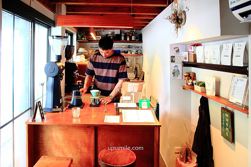 【景美咖啡廳】P. COFFEE ROASTER 台北自家烘焙咖啡廳，老宅咖啡廳，台北工業風咖啡廳，老闆從市集擺攤起家，現有了自己實體咖啡廳