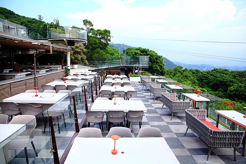 八卦夜未眠景觀餐廳，台北陽明山景觀餐廳推薦，現撈活體海鮮，燒烤火鍋快炒通通有，180度百萬夜景，台北陽明山約會餐廳，台北求婚聖地，台北網美餐廳