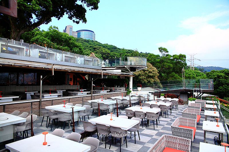 八卦夜未眠景觀餐廳，台北陽明山景觀餐廳推薦，現撈活體海鮮，燒烤火鍋快炒通通有，180度百萬夜景，台北陽明山約會餐廳，台北求婚聖地，台北網美餐廳