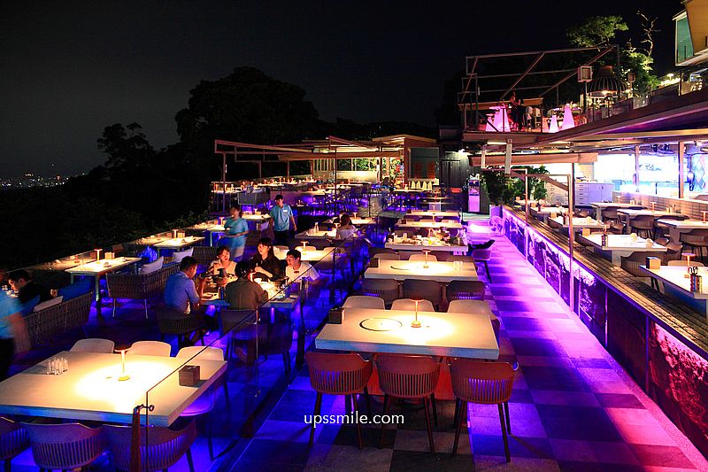 八卦夜未眠景觀餐廳，台北陽明山景觀餐廳推薦，現撈活體海鮮，燒烤火鍋快炒通通有，180度百萬夜景，台北陽明山約會餐廳，台北求婚聖地，台北網美餐廳