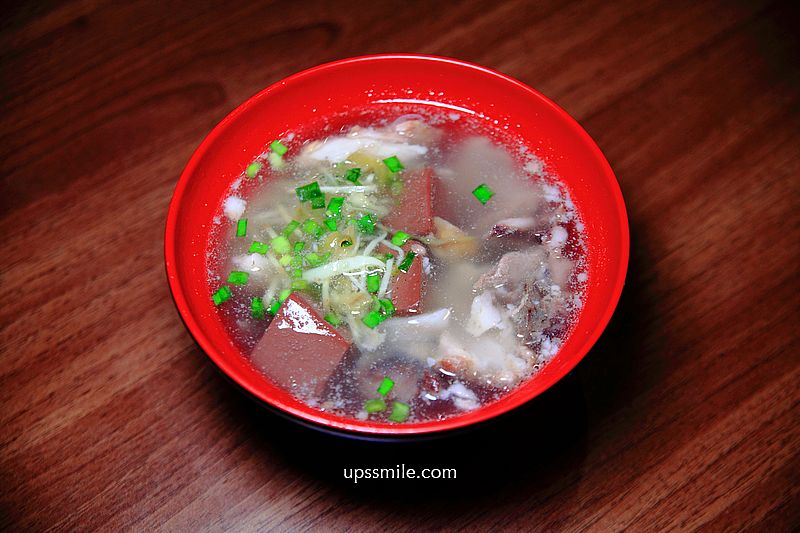 【台中美食】胖媽炒麵模範店，台中炒麵推薦，必吃炒麵搭配骨仔肉湯，銅板價錢美食吃早餐，台中中式早午餐，附胖媽炒麵模範店菜單