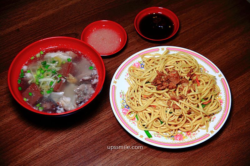 【台中美食】胖媽炒麵模範店，台中炒麵推薦，必吃炒麵搭配骨仔肉湯，銅板價錢美食吃早餐，台中中式早午餐，附胖媽炒麵模範店菜單