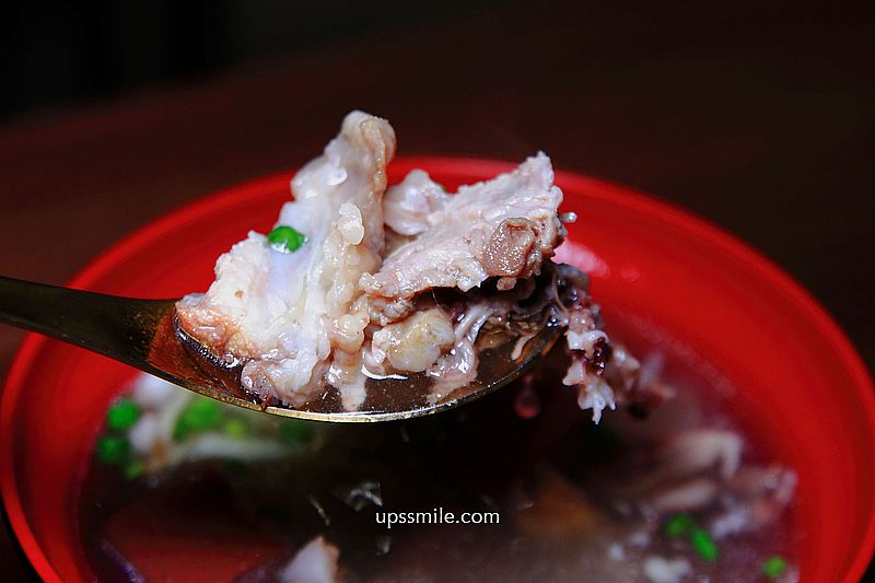 【台中美食】胖媽炒麵模範店，台中炒麵推薦，必吃炒麵搭配骨仔肉湯，銅板價錢美食吃早餐，台中中式早午餐，附胖媽炒麵模範店菜單