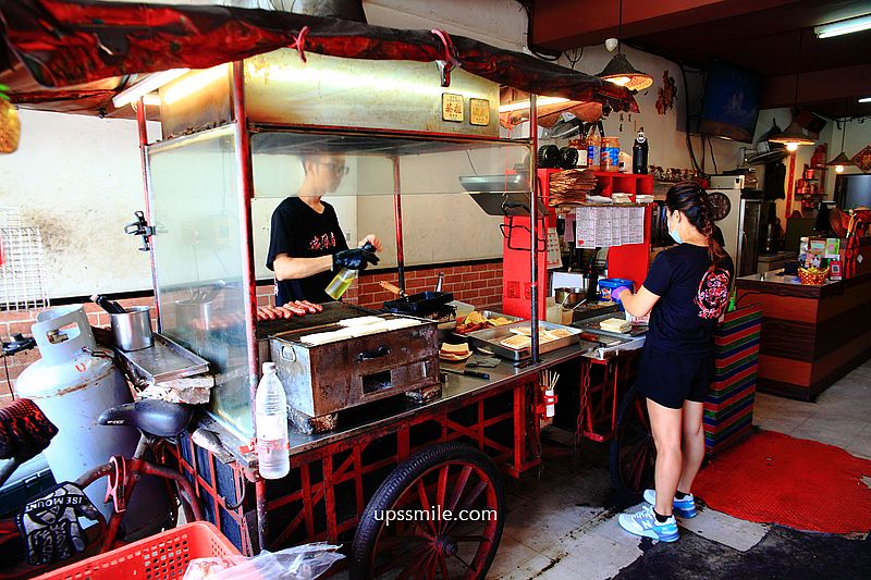 【樹林美食】碳厚囍 大腸包小腸/碳烤吐司，樹林碳烤早餐店，樹林早午餐推薦，食尚玩家推薦樹林美食，樹林大腸包小腸