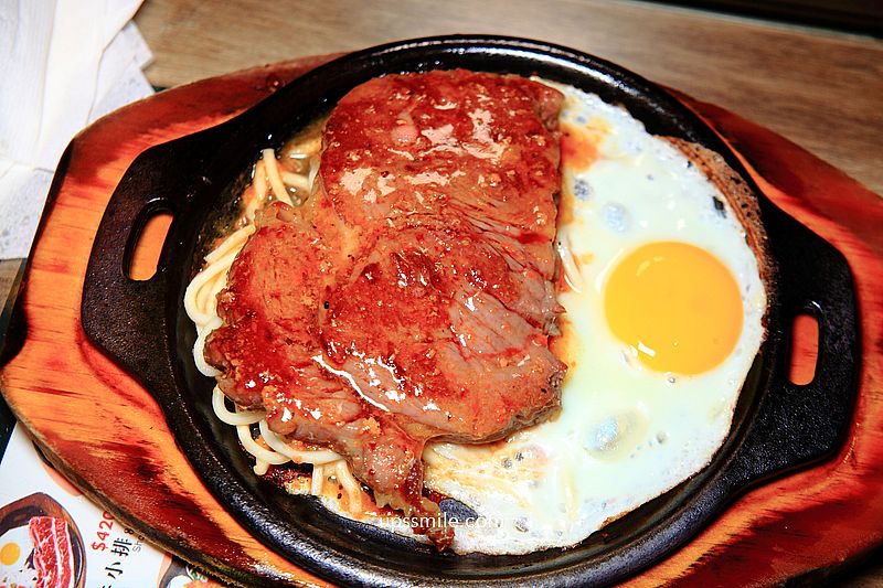 傳品牛排板橋店，板橋超狂CP值牛排館，280元自助吧吃到飽免服務費，捷運府中站美食，板橋牛排推薦