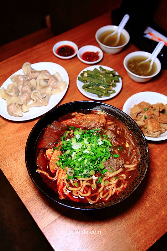 【東門站永康街美食】韓記老虎麵食館金華店，招牌麻辣燙拉麵，綠豆湯喝到飽，邰智源推薦台北必吃三碗麵，捷運東門站美食，台北麻辣燙推薦