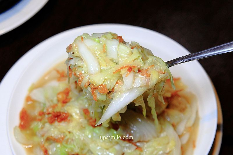 花娘小館創始店，兆元男AI教父黃仁勳美食地圖，黃仁勳推薦台北川菜餐廳，必吃蔥油雞、那個蝦、蒼蠅頭，捷運小巨蛋站美食，開分店花娘小館南京店