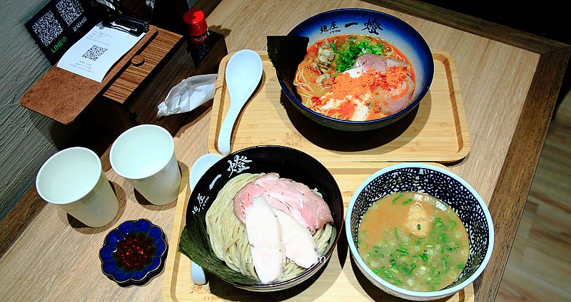 麵屋一燈信義店，東京拉麵名店插旗信義區A11百貨B2美食街，限定「蝦湯魚介拉麵」拉麵控搶吃，麵屋一燈開2店， 新光三越信義新天地A11美食，信義區美食推薦 @upssmile向上的微笑萍子 旅食設影