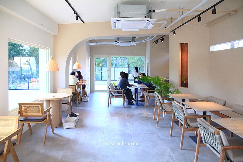 【台中西屯美食】Sundate cafe，獨棟純白台中早午餐咖啡廳，2024新開幕台中網美咖啡廳，爆紅獨棟落羽松歐風庭院咖啡廳，七期咖啡廳推薦