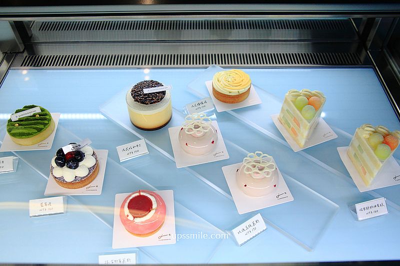 【台中甜點】階梯法式甜點 jt patisserie，逢甲法式咖啡廳，水泥灰高質感甜點店，台中法式甜點，台中逢甲甜點，台中網美咖啡廳